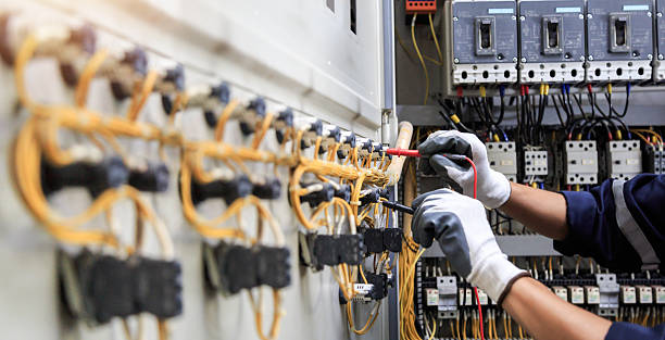 Professional Electrician technician working in Flemington, GA